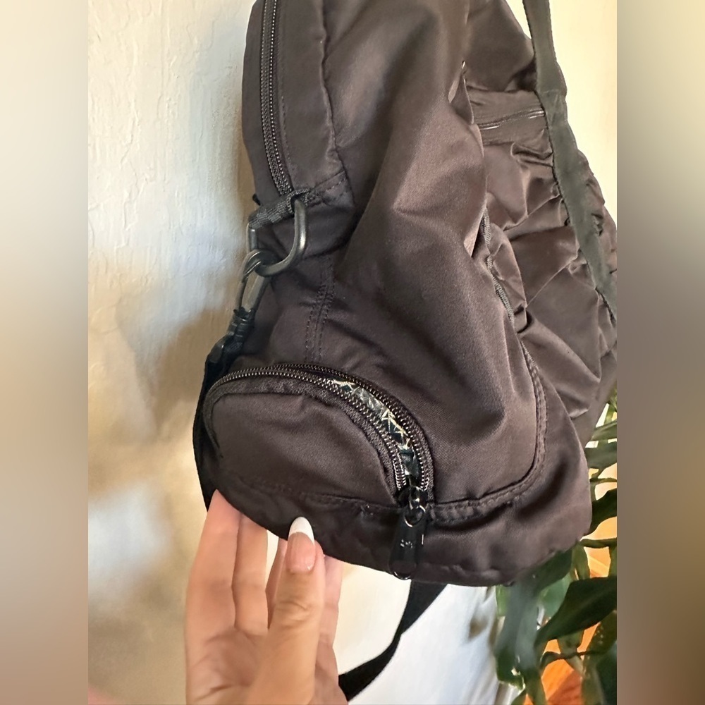 Under Armour Black Gym Bag Rouched Nylon - Picture 4 of 7